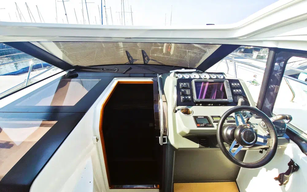 slider 5 Jeanneau Leader 33 Sportop