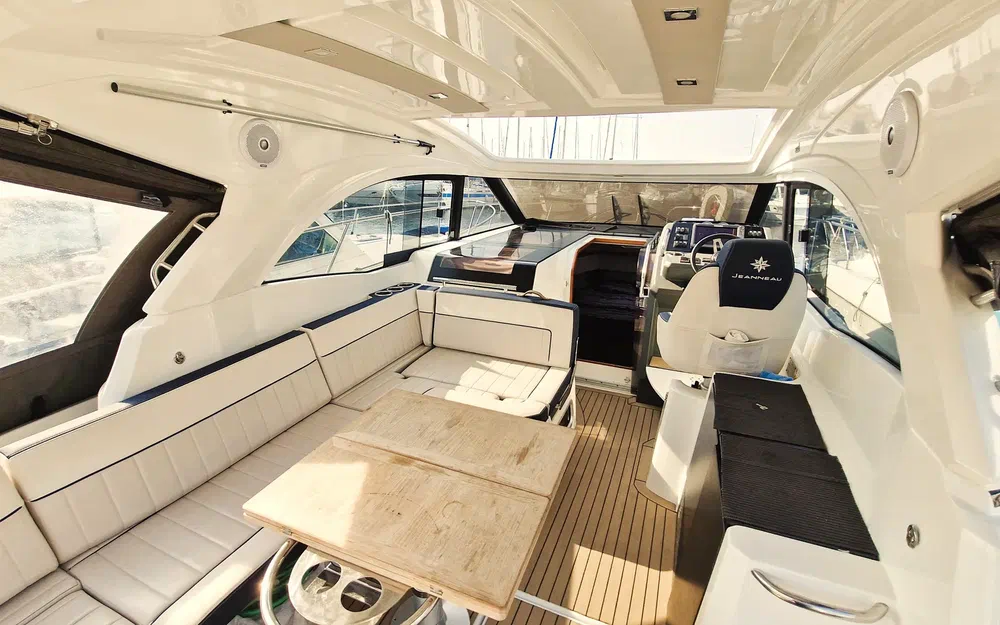 slider 6 Jeanneau Leader 33 Sportop
