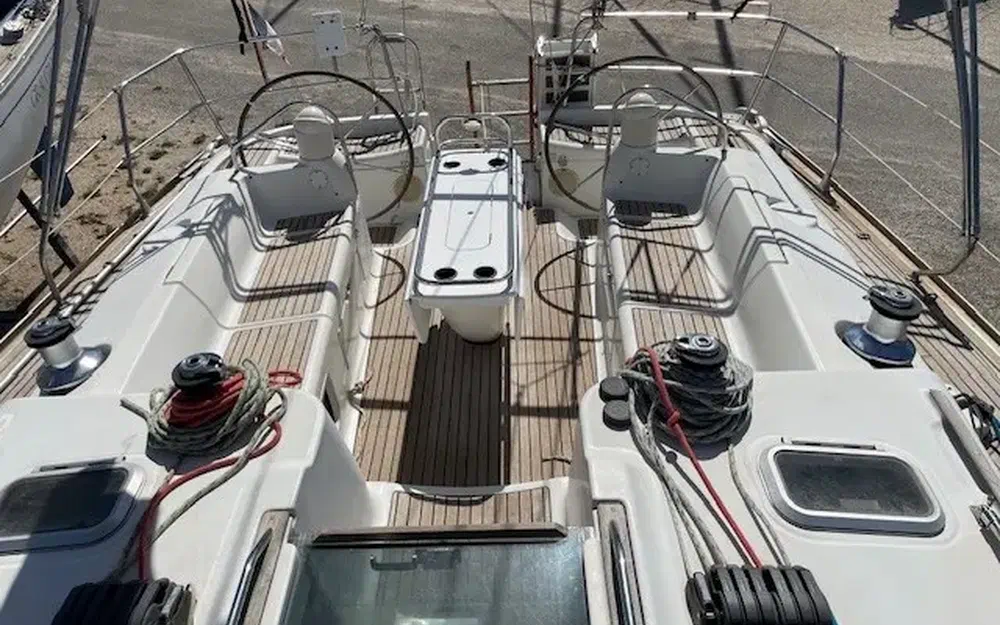 slider 10 Jeanneau Sun Odyssey 43