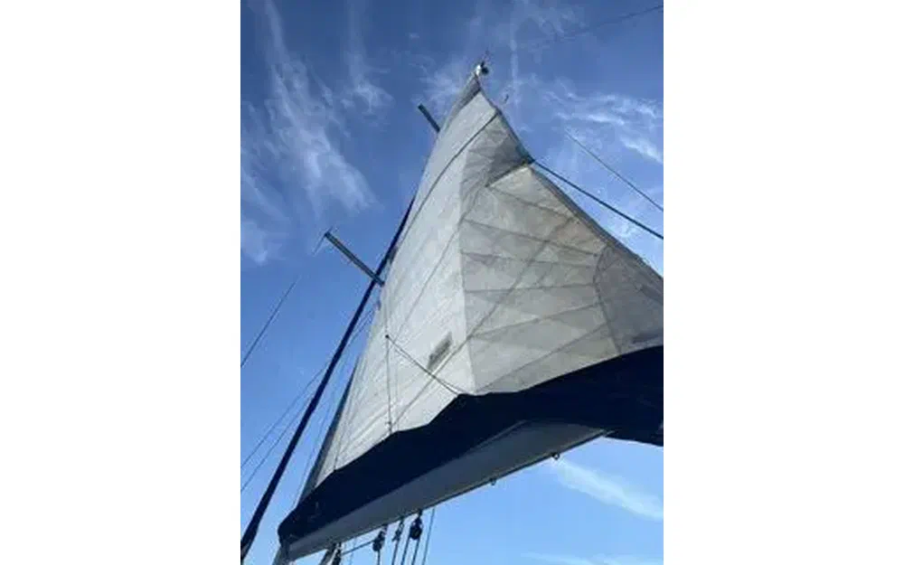 slider 1 Jeanneau Sun Odyssey 43