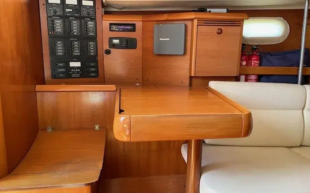 slider 27 Jeanneau Sun Odyssey 43