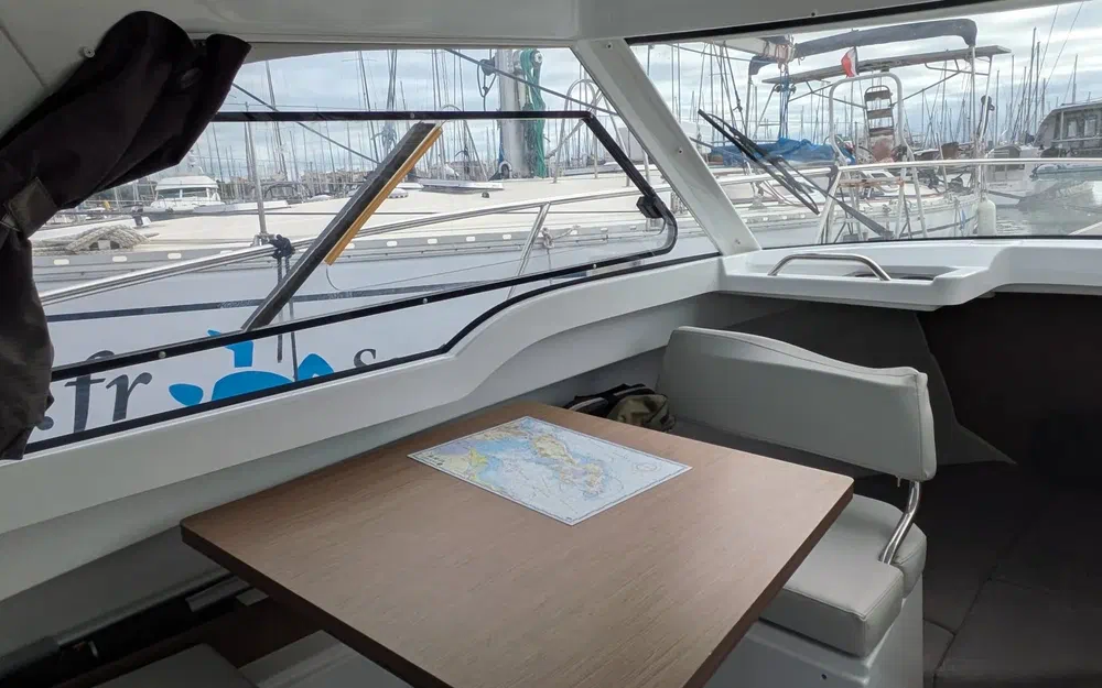 slider 1 Beneteau Antares 7 ANTARES 7 OB