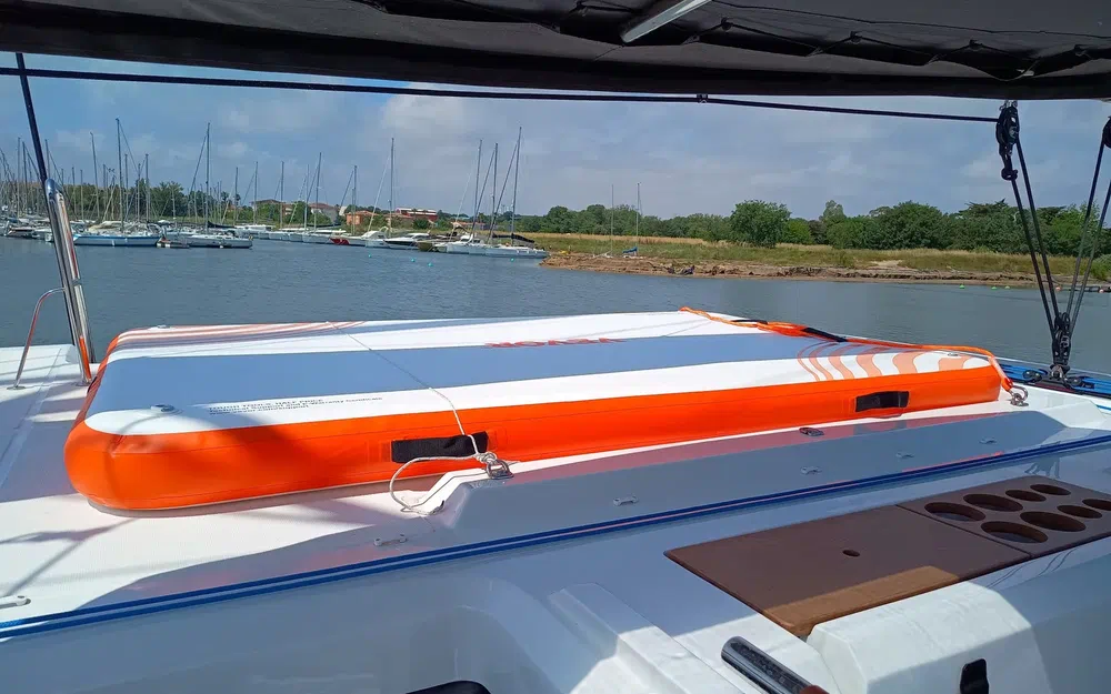 slider 9 Aventura Catamarans A37