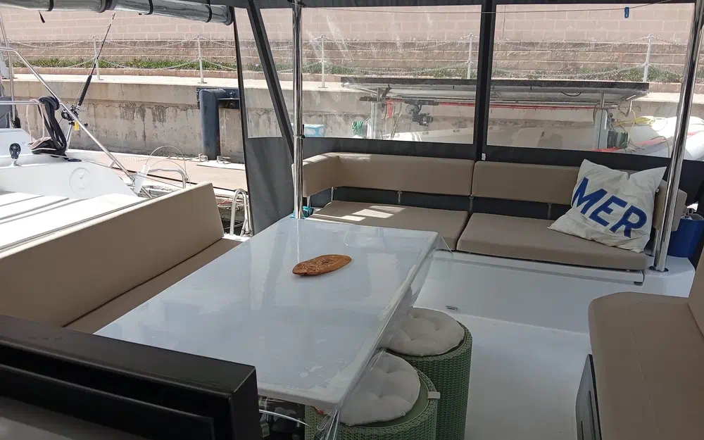 slider 2 Aventura Catamarans A37