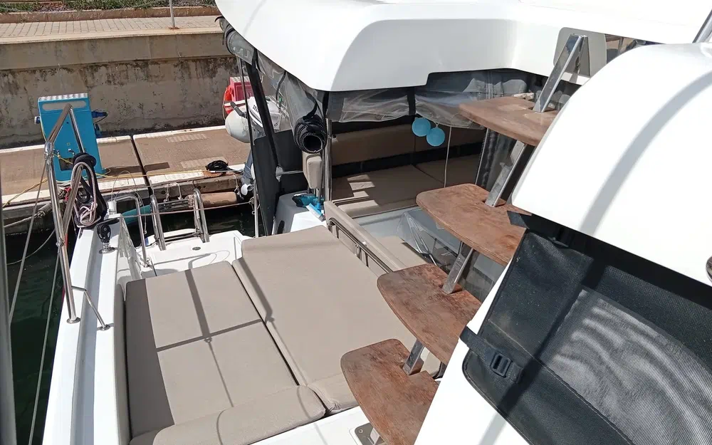 slider 3 Aventura Catamarans A37
