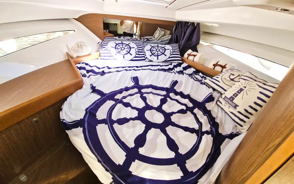 slider 7 Beneteau Antares 8.80 HB