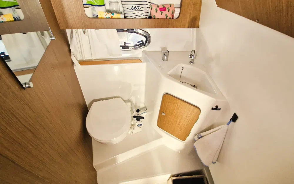 slider 8 Beneteau Antares 8.80 HB