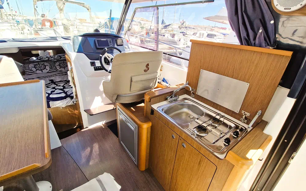 slider 4 Beneteau Antares 8.80 HB