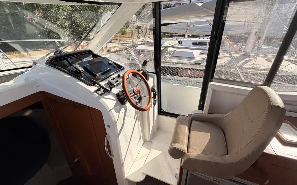slider 23 Jeanneau Merry Fisher 855