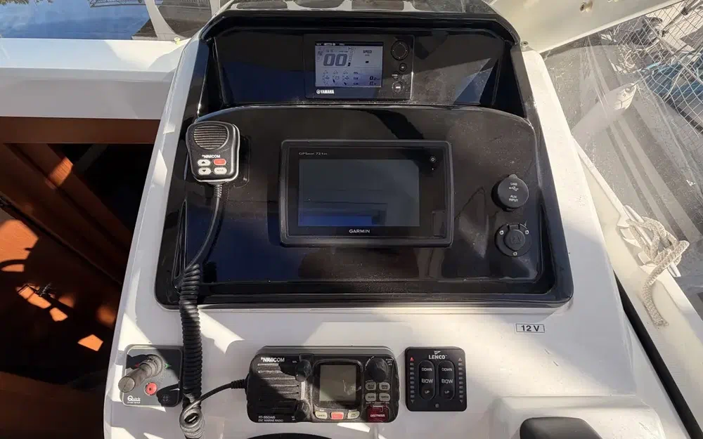slider 26 Jeanneau Merry Fisher 855