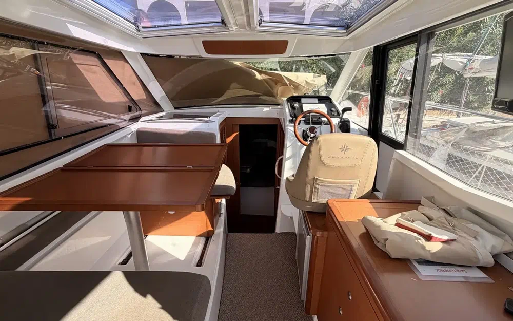 slider 3 Jeanneau Merry Fisher 855