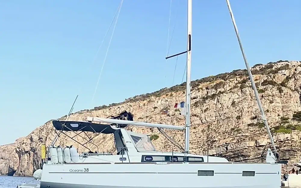slider 0 Beneteau Oceanis 38