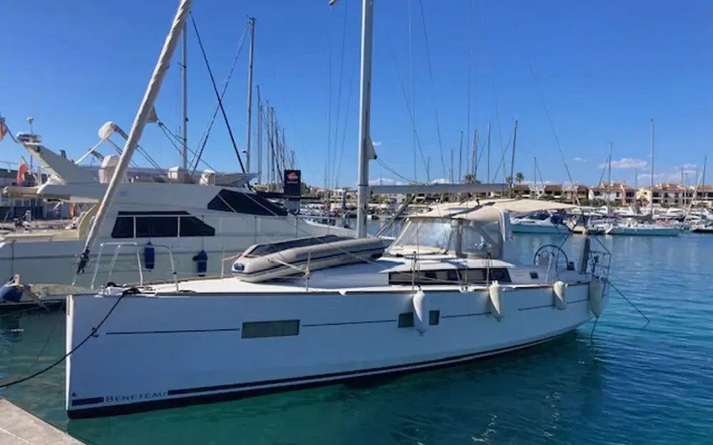 slider 2 Beneteau Oceanis 38