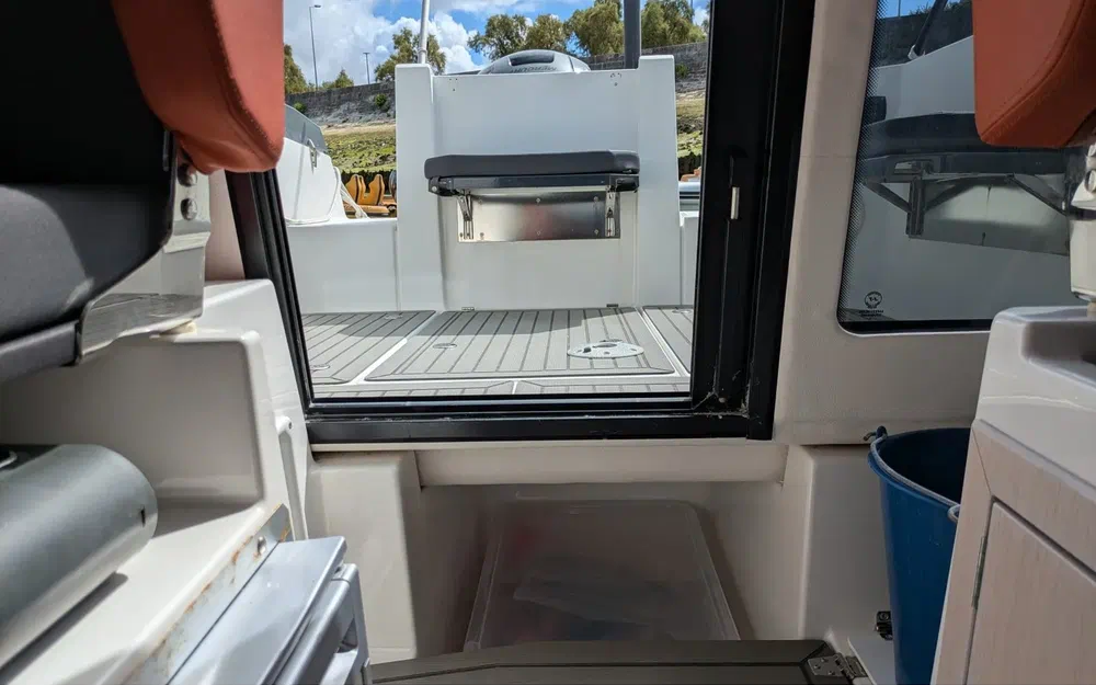 slider 15 Bella Boats 700 Raid