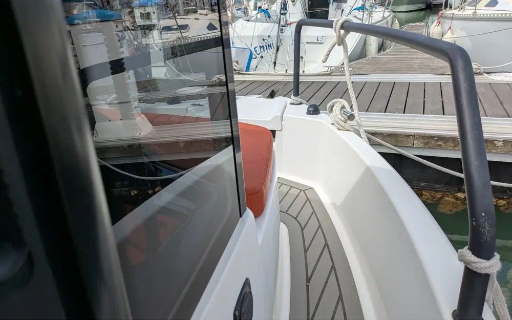 slider 6 Bella Boats 700 Raid