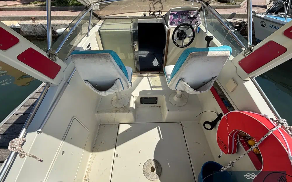 slider 11 Jeanneau Leader 650 Performance