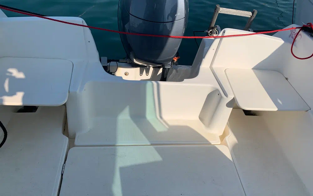 slider 4 Jeanneau Merry Fisher 585
