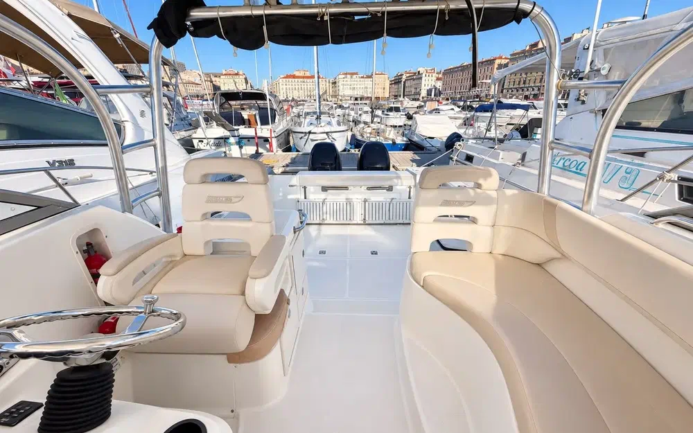 slider 12 Boston Whaler 305 Conquest