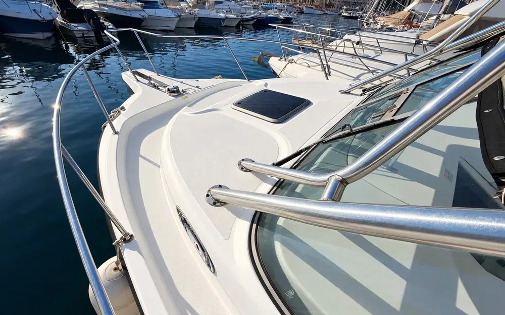 slider 14 Boston Whaler 305 Conquest