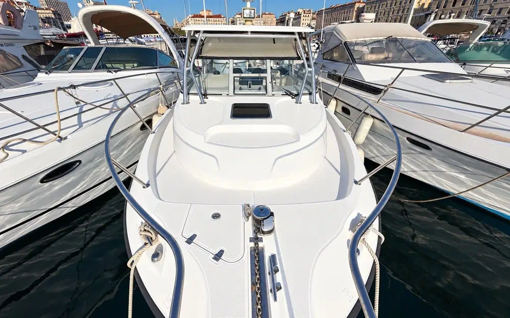 slider 15 Boston Whaler 305 Conquest