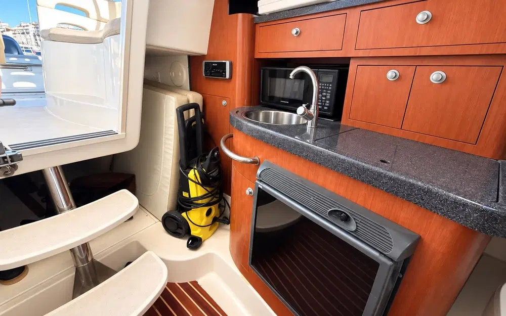slider 19 Boston Whaler 305 Conquest