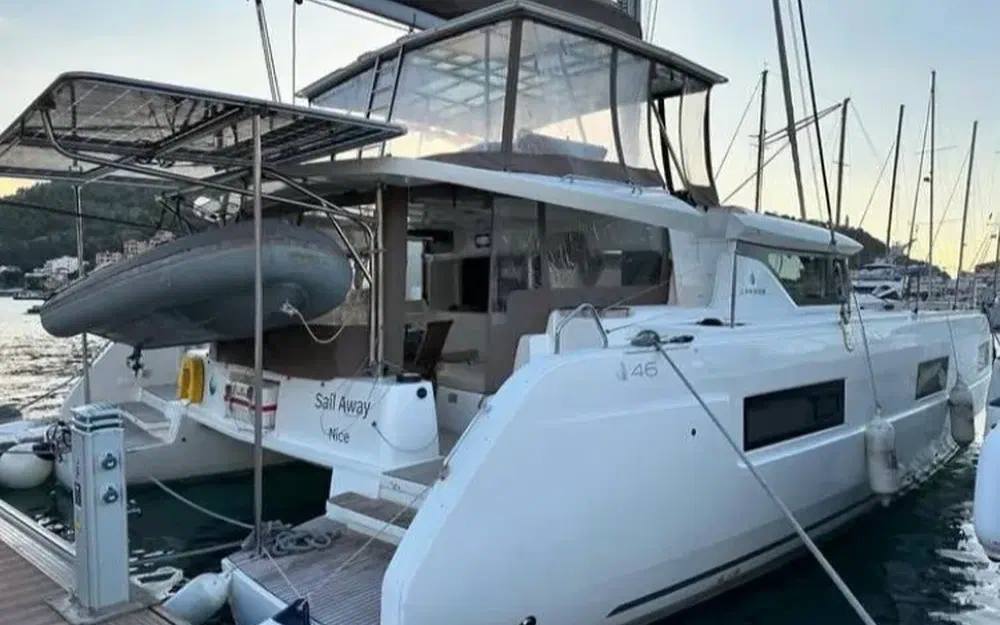 slider 1 Lagoon 46