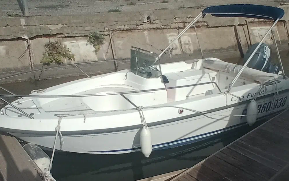 slider 1 B2 Marine Cap Ferret 450