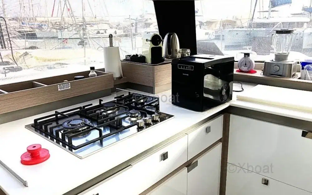 slider 9 Fountaine Pajot Elba 45