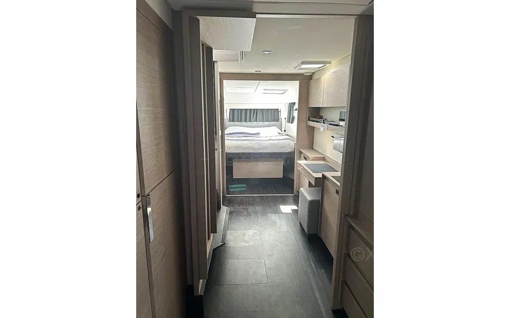 slider 10 Fountaine Pajot Elba 45