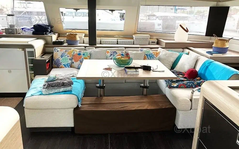 slider 8 Fountaine Pajot Elba 45