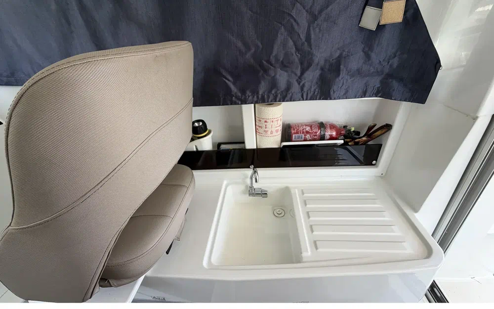 slider 10 Beneteau Antares 8 OB