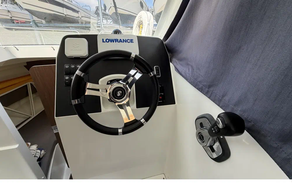slider 11 Beneteau Antares 8 OB