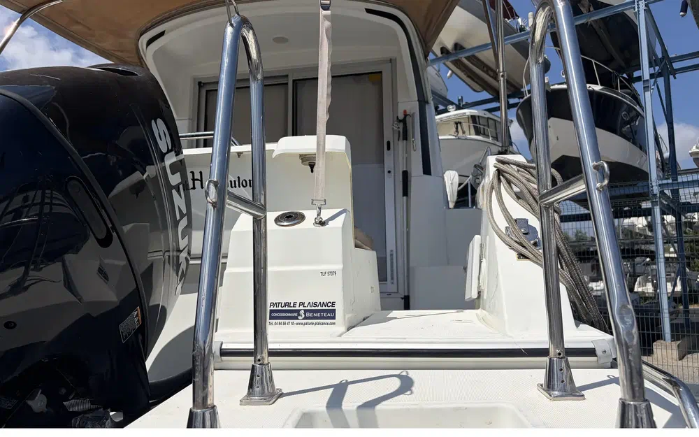 slider 3 Beneteau Antares 8 OB