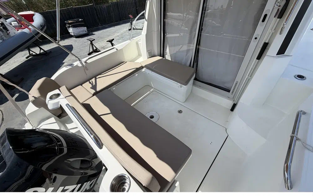 slider 4 Beneteau Antares 8 OB