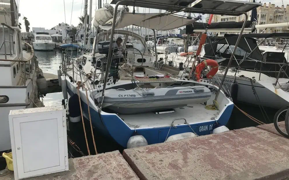 slider 0 JFA Petrel 42