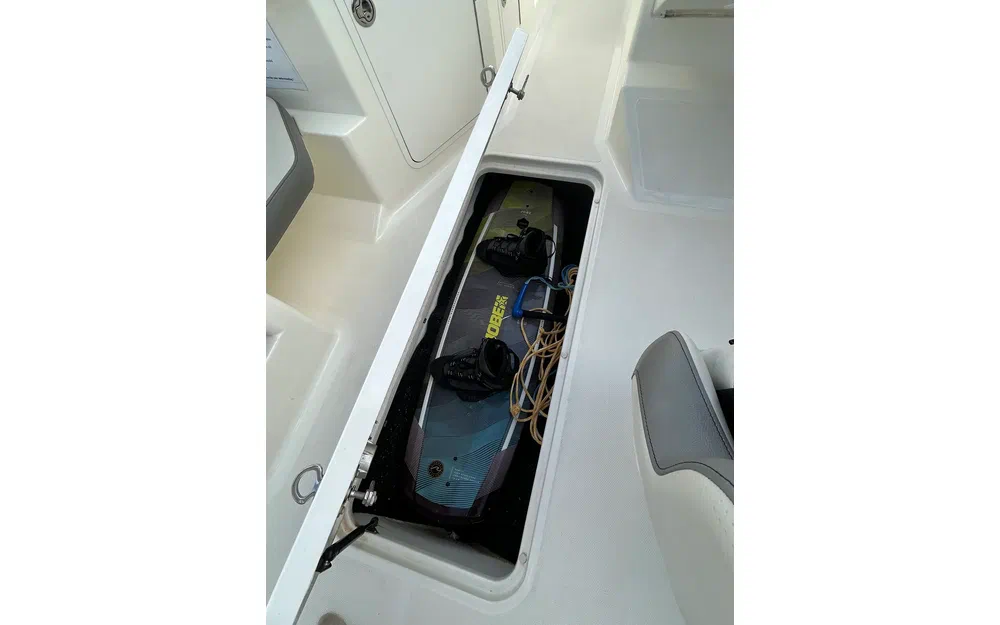 slider 9 Sea Ray 190 SPX OB