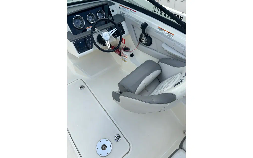 slider 3 Sea Ray 190 SPX OB