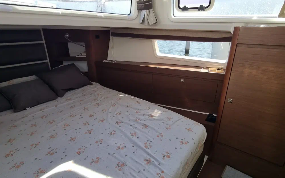 slider 20 Delphia 12 Sedan