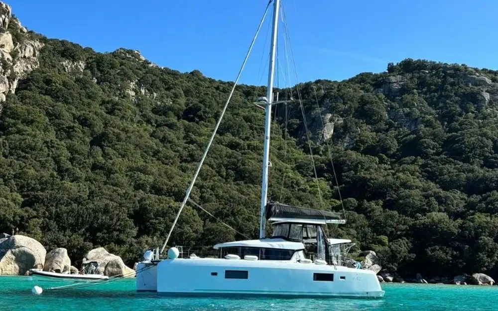 slider 0 Lagoon 42