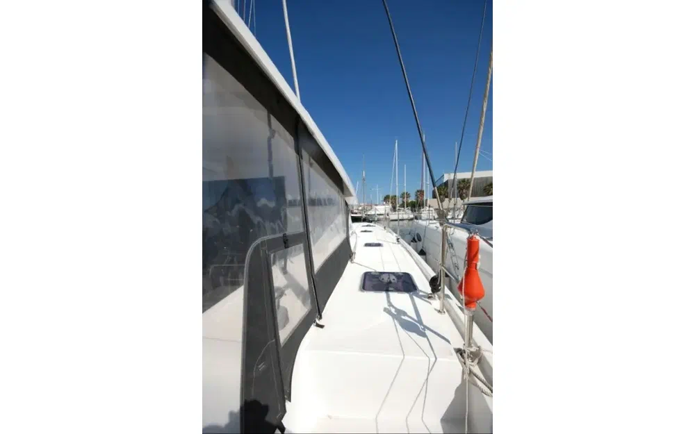 slider 9 Lagoon 42