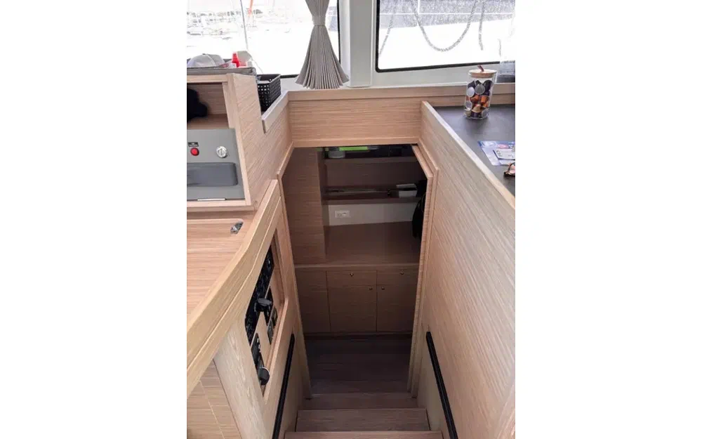 slider 22 Lagoon 42