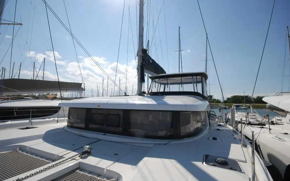 slider 3 Lagoon 42