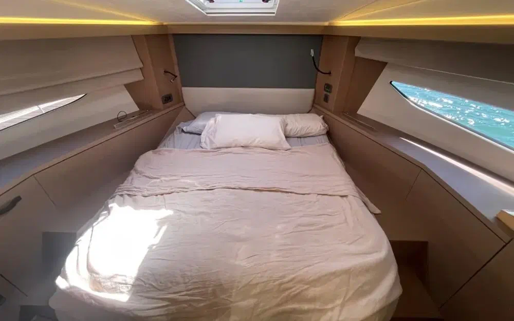 slider 16 Prestige Yachts 420 Fly