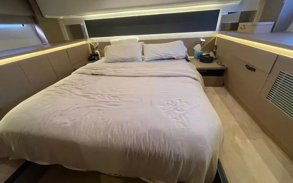 slider 20 Prestige Yachts 420 Fly
