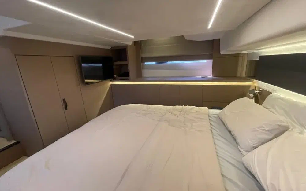 slider 22 Prestige Yachts 420 Fly
