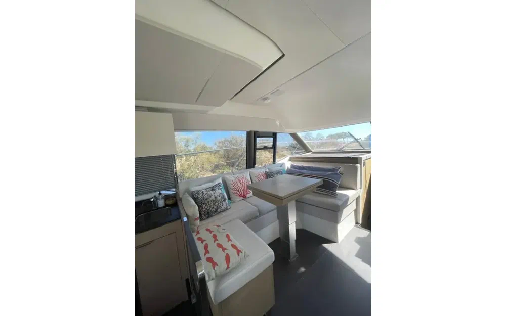slider 6 Prestige Yachts 420 Fly