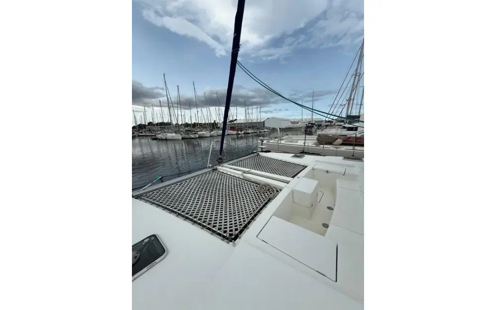 slider 4 Lagoon 440
