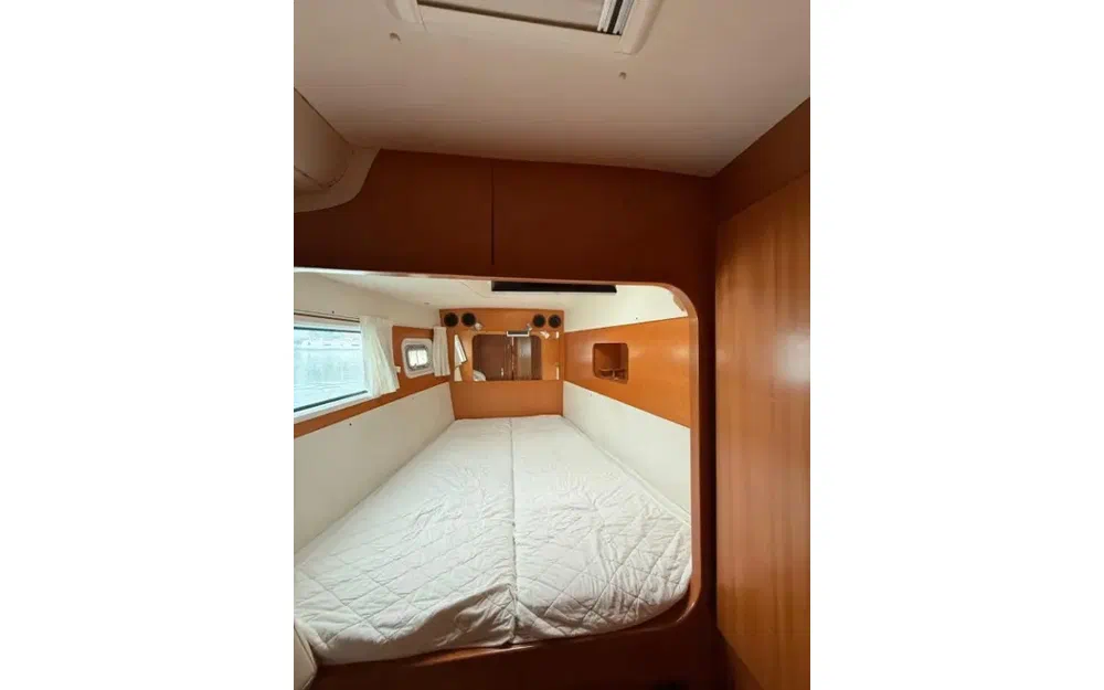slider 12 Lagoon 440