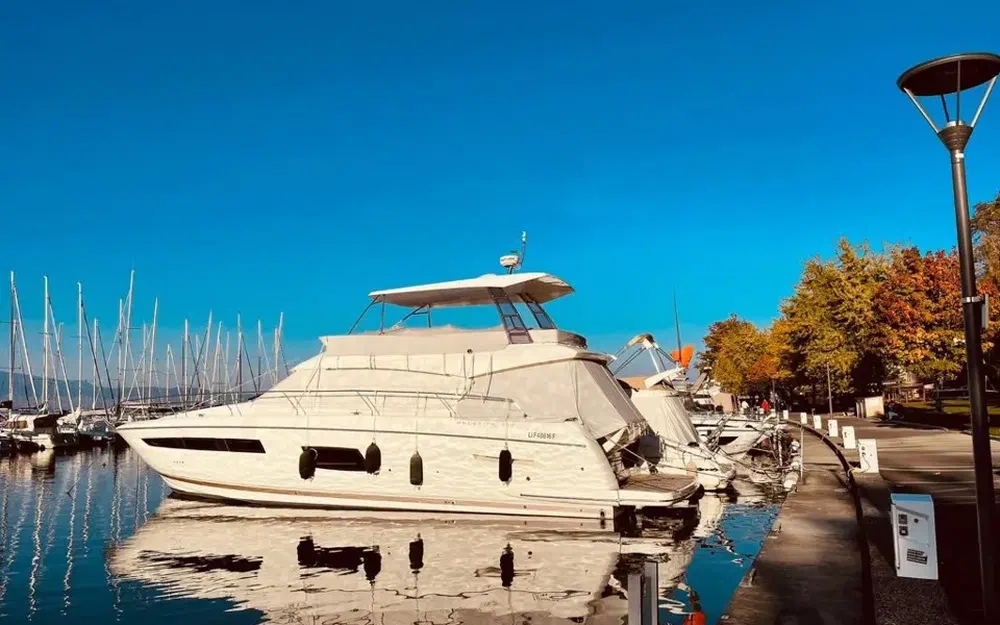 slider 9 Prestige Yachts 550
