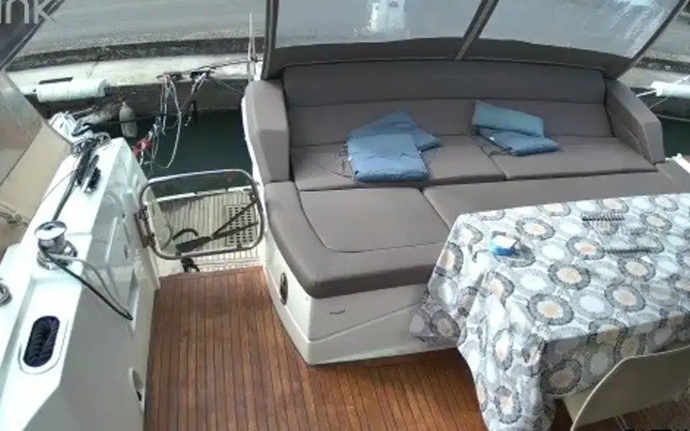 slider 2 Prestige Yachts 550